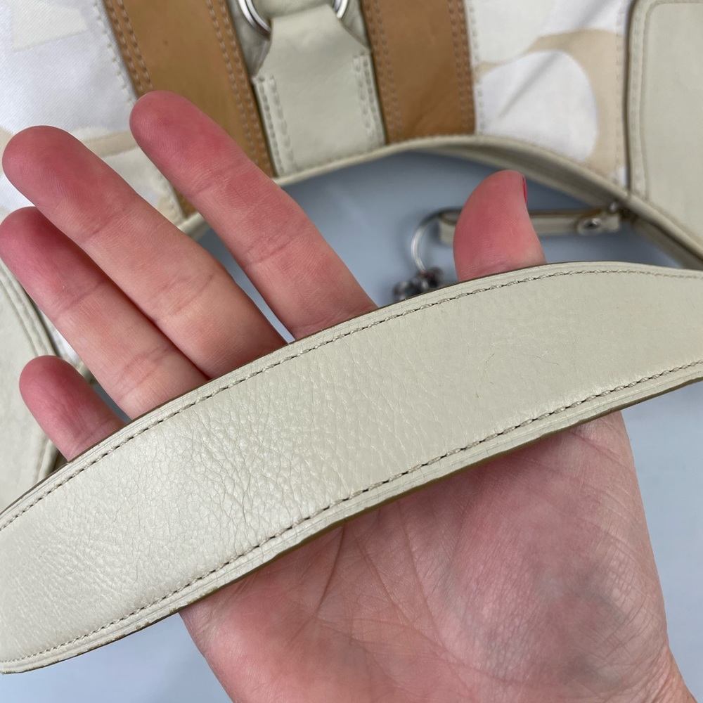 Coach Cream and Tan Signature Shoulder Bag - Picture 7 of 14